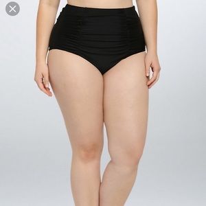 Torrid Ruched high waisted swim bottom. 4X.